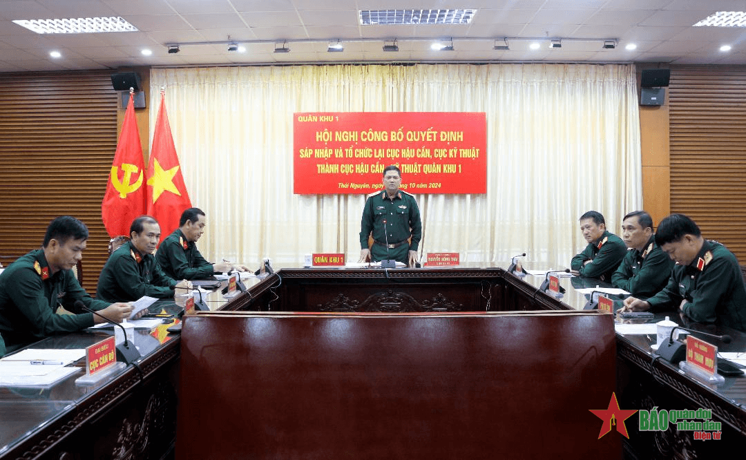 Quân khu 1 công bố Quyết định về sáp nhập, tổ chức lại Cục Hậu cần, Cục Kỹ thuật