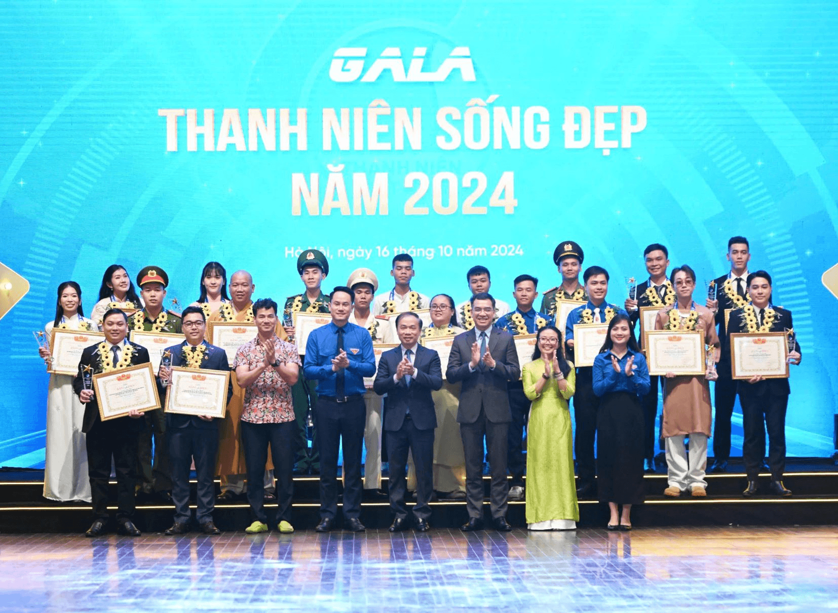 Vinh danh 20 tấm gương “Thanh niên sống đẹp”