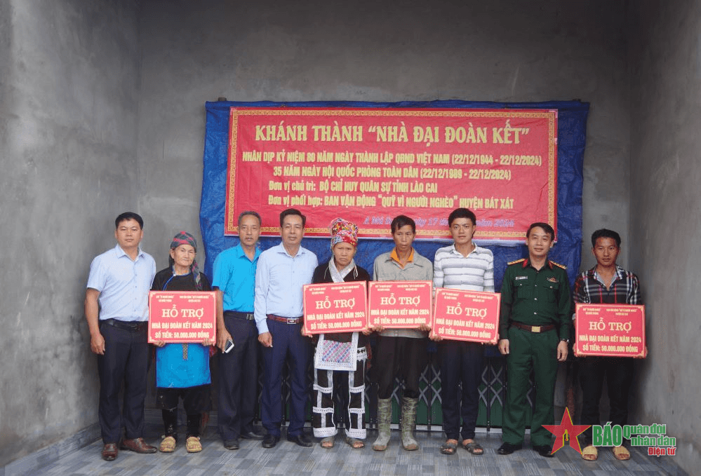 Bộ CHQS tỉnh Lào Cai: Khánh thành và bàn giao nhà đại đoàn kết