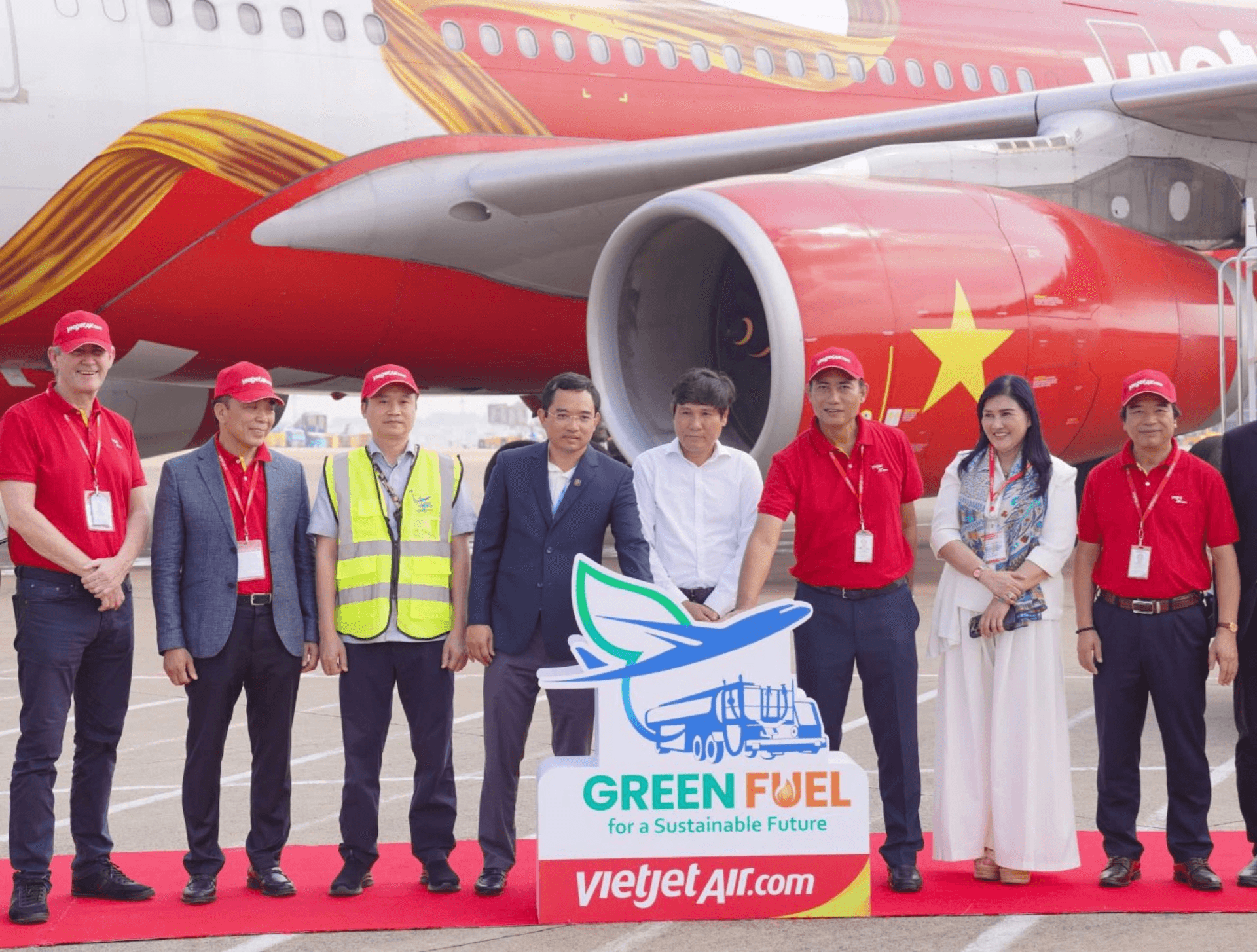 Vietjet tiên phong sử dụng nhiên liệu hàng không bền vững SAF do Petrolimex Aviation cung cấp