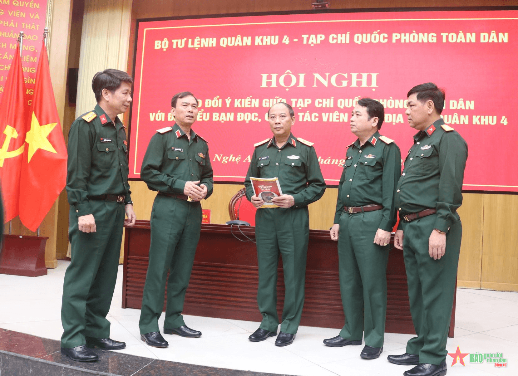 Nâng cao chất lượng nghiên cứu, tuyên truyền giữa Tạp chí Quốc phòng toàn dân và Quân khu 4
