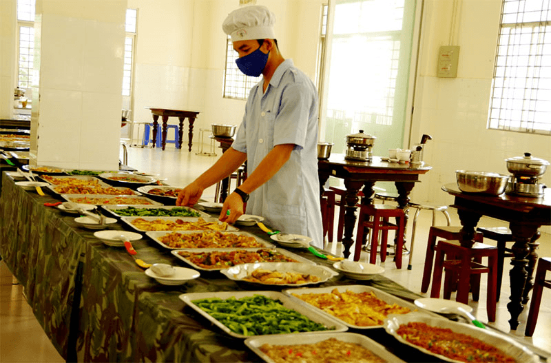 Thư về tòa soạn: Bữa ăn tự chọn món ở Bộ CHQS tỉnh Long An
