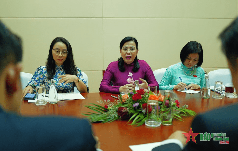 Trưởng ban Công tác đại biểu Nguyễn Thanh Hải gặp gỡ Chủ nhiệm Ủy ban Công tác đại biểu Quốc hội Lào