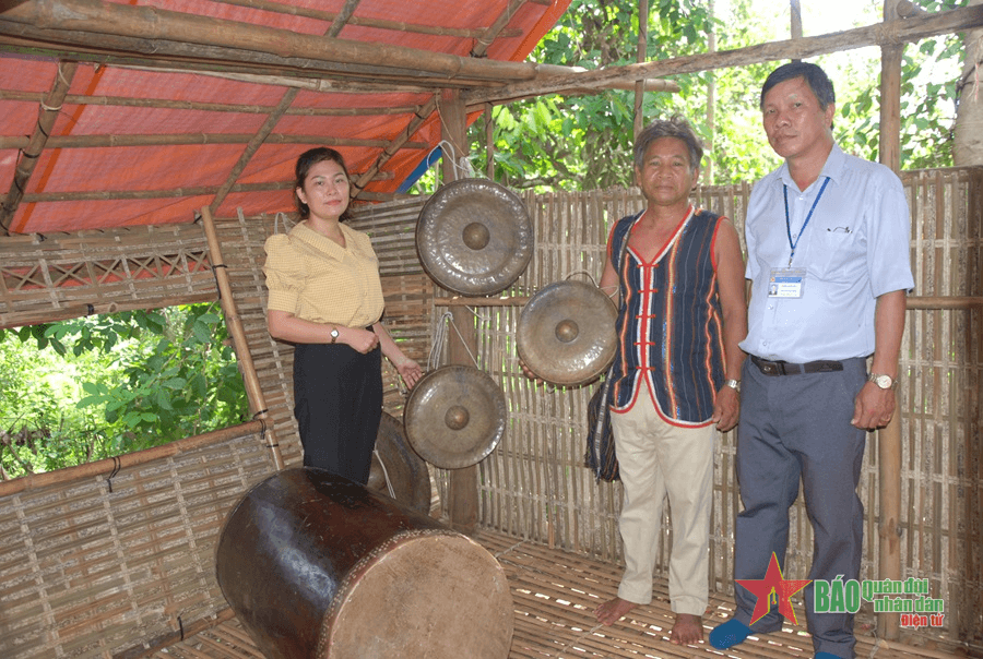 Già làng Điểu Hăng tâm huyết giữ gìn văn hóa dân tộc S’tiêng