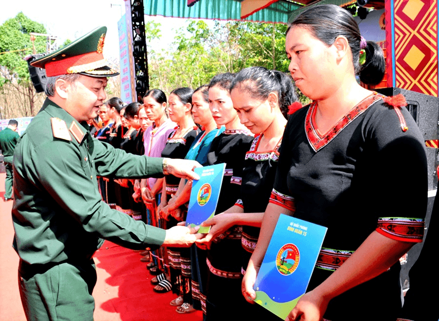 Tư lệnh của buôn làng Tây Nguyên