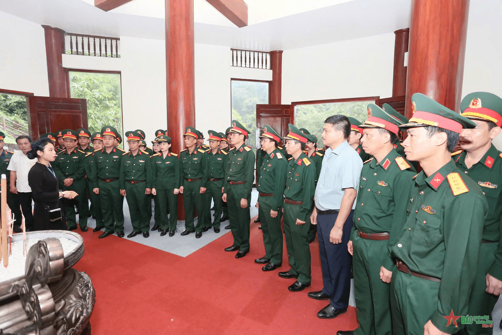 Học viện Hậu cần hành quân về nguồn tại Cao Bằng

​