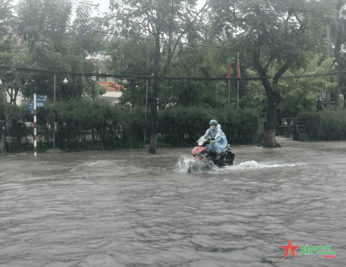 Quảng Nam: Mưa lớn gây ngập một số tuyến đường TP Tam Kỳ