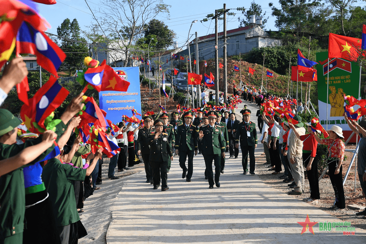 Khánh thành Khu phòng học Trường Phổ thông dân tộc bán trú Tiểu học và Trung học cơ sở Lóng Sập