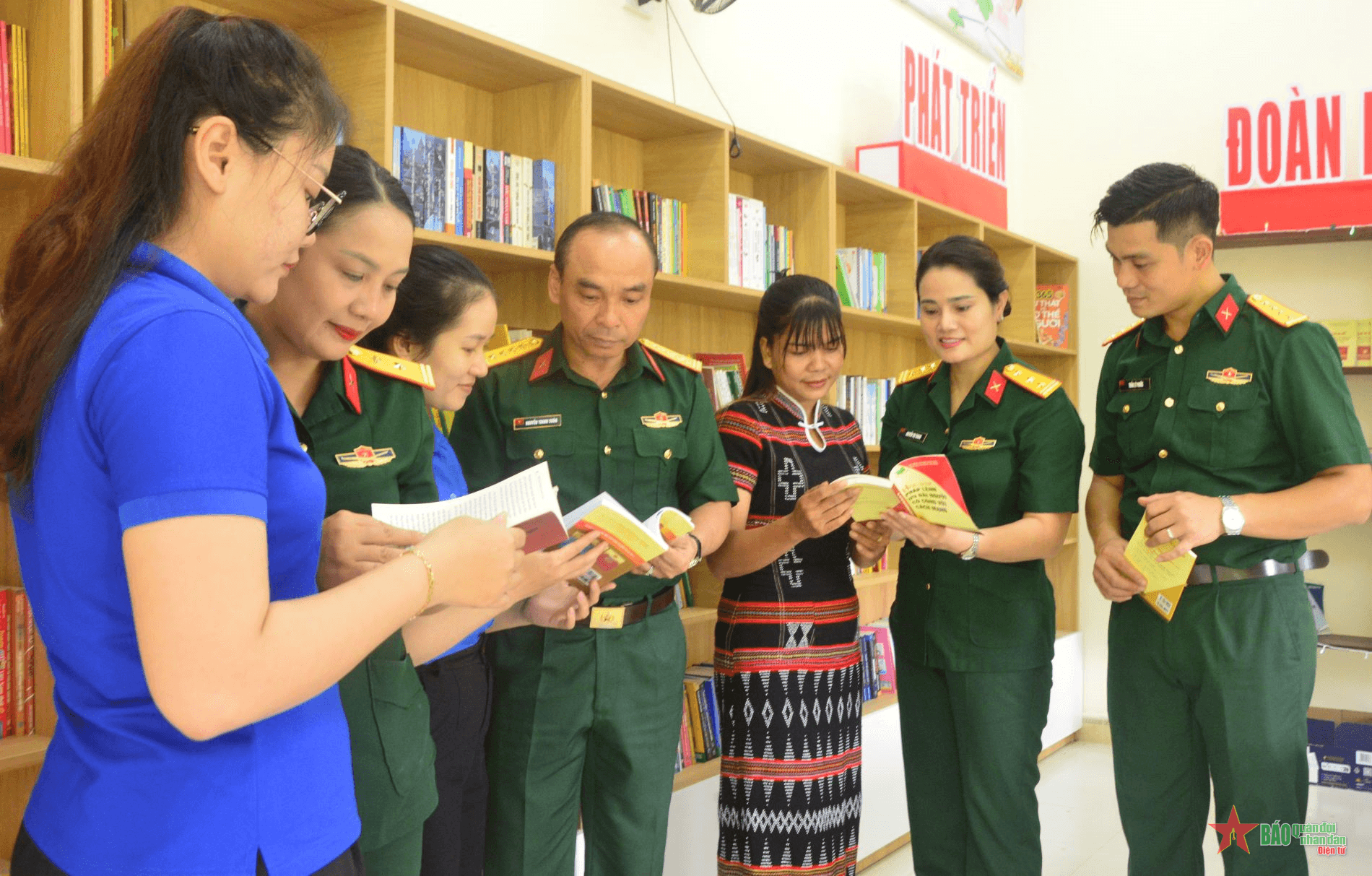 Nâng cao hiểu biết pháp luật cho phụ nữ và nhân dân tại cơ sở ở Đà Nẵng