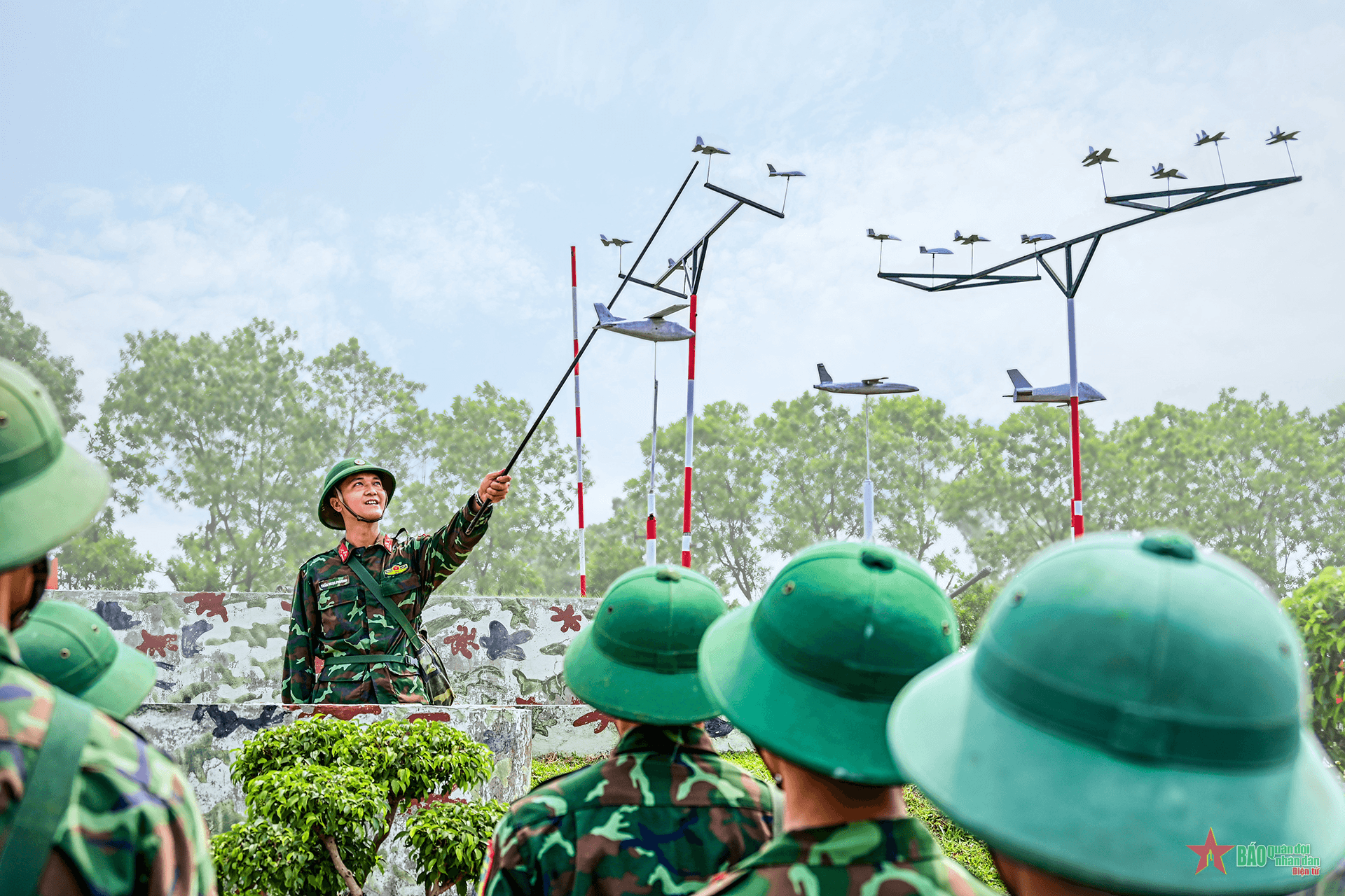 Những chiến sĩ canh trời ở Quân khu 2
