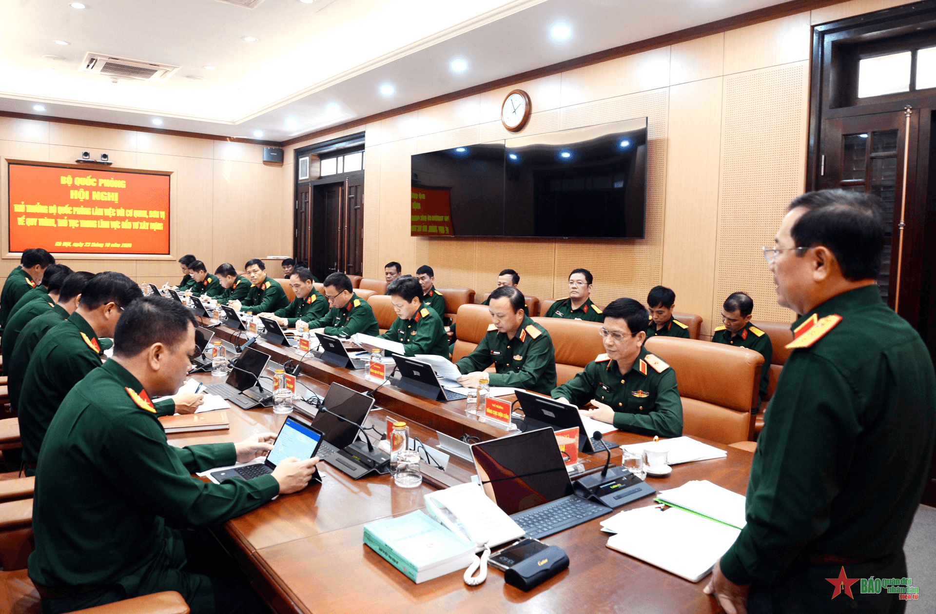 Thượng tướng Lê Huy Vịnh làm việc với các cơ quan, đơn vị về quy trình, thủ tục trong lĩnh vực đầu tư xây dựng