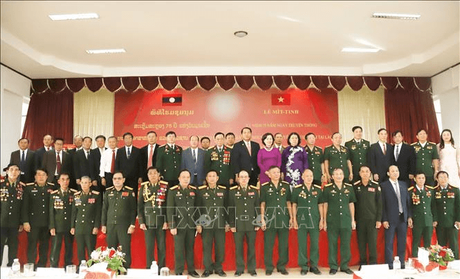 Kỷ niệm 75 năm Ngày truyền thống Quân tình nguyện và Chuyên gia Việt Nam tại Lào
