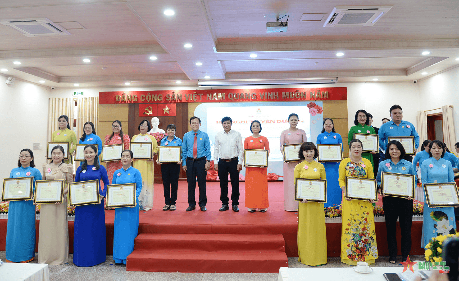 TP Hồ Chí Minh tuyên dương 102 nữ cán bộ công đoàn tiêu biểu