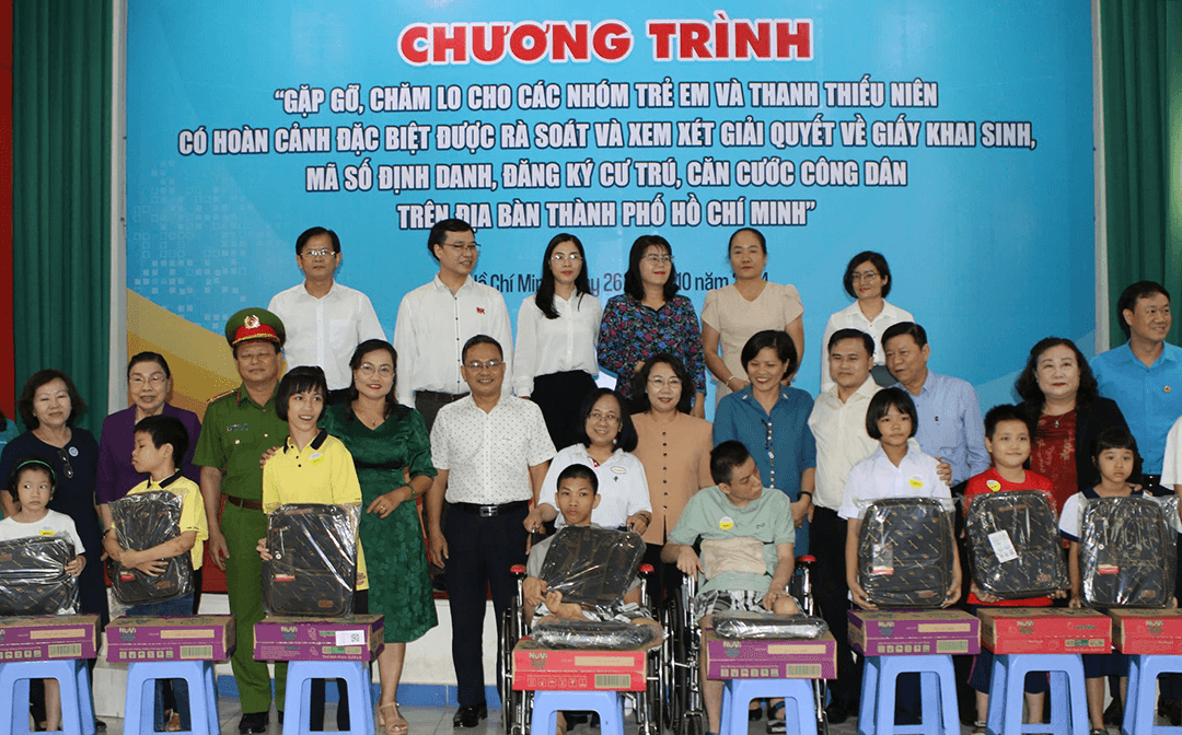 TP Hồ Chí Minh: 376 trẻ em và thanh thiếu niên có hoàn cảnh đặc biệt được cấp giấy khai sinh, căn cước