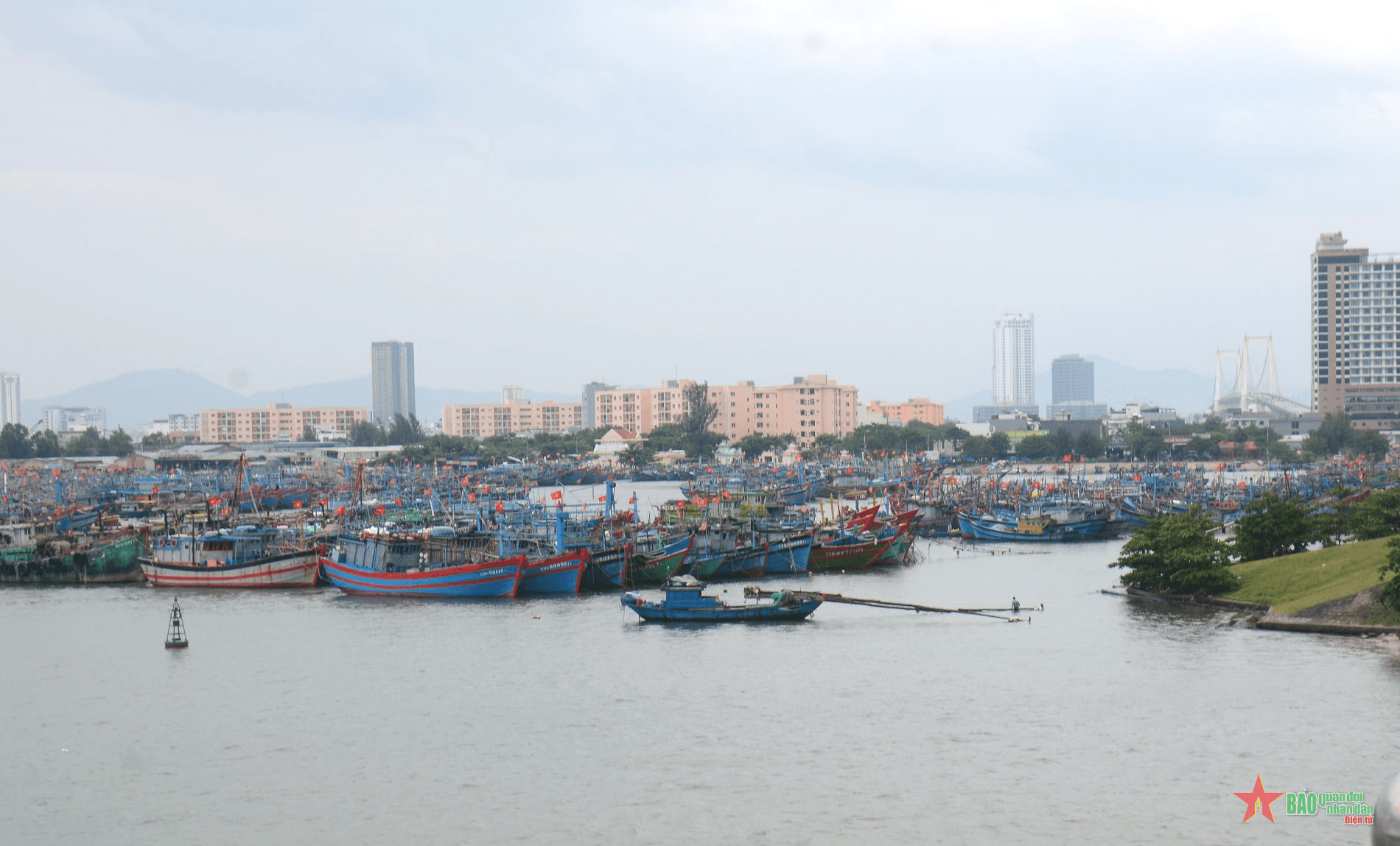 Đà Nẵng hoàn thành di dời người dân sống trong các nhà trọ, nhà tạm trước 22 giờ ngày 26-10