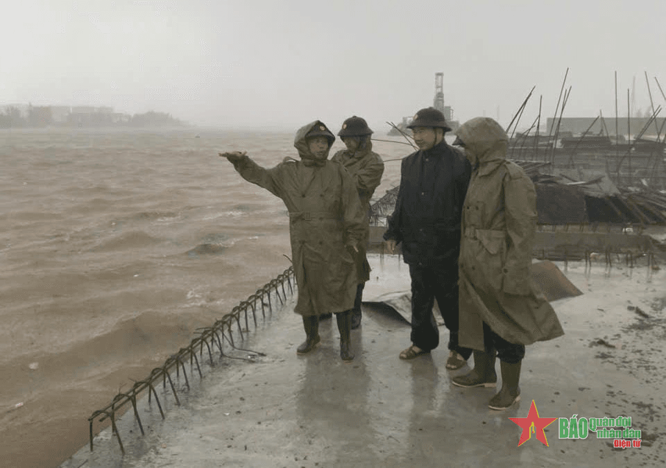 Bộ CHQS các tỉnh Quảng Trị, Thừa Thiên Huế thành lập đội phản ứng nhanh ứng phó bão số 6