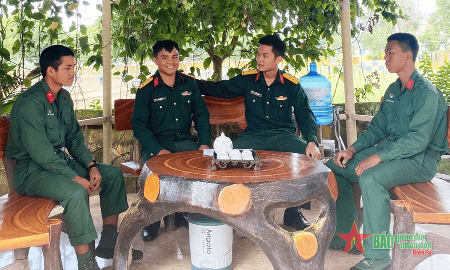 Chăm lo xây dựng hạnh phúc gia đình cho sĩ quan trẻ
