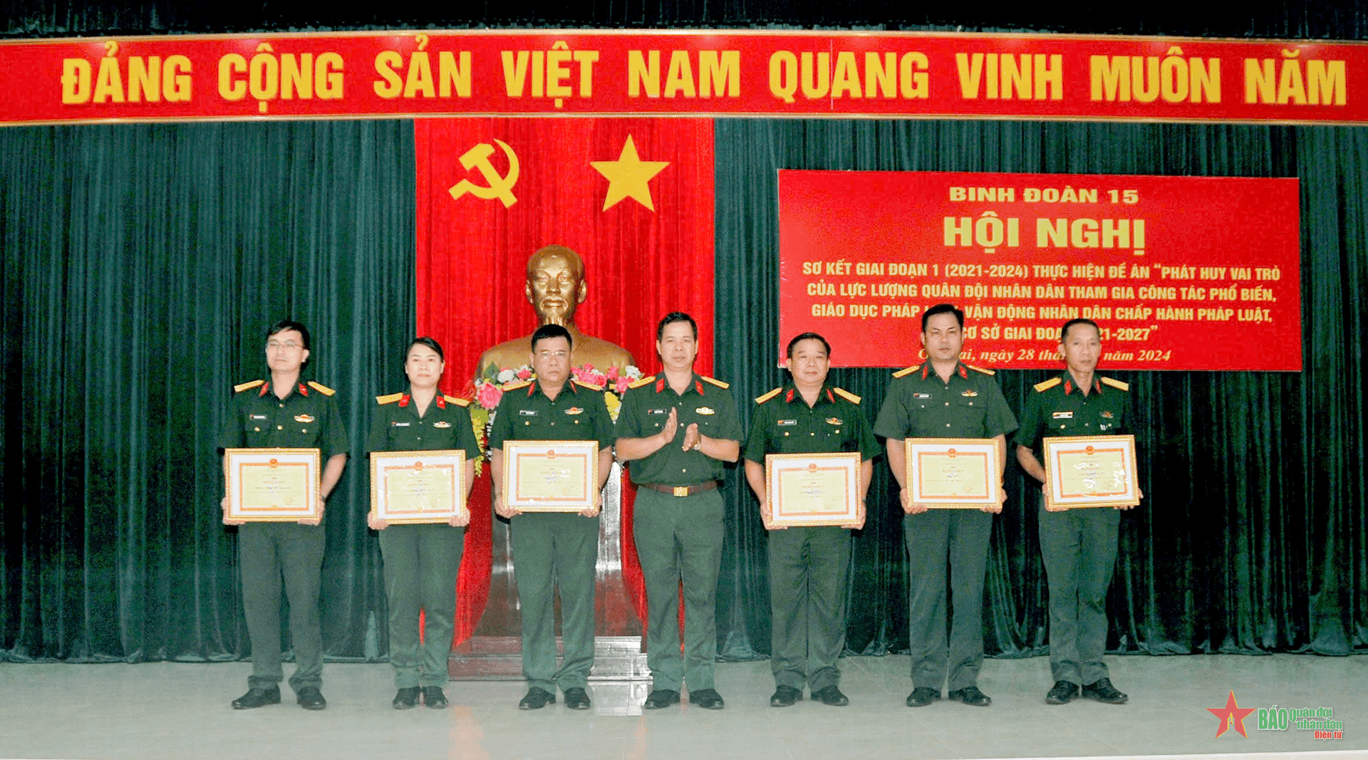 Binh đoàn 15 khen thưởng 6 tập thể, 5 cá nhân có thành tích xuất sắc trong thực hiện Đề án 1371