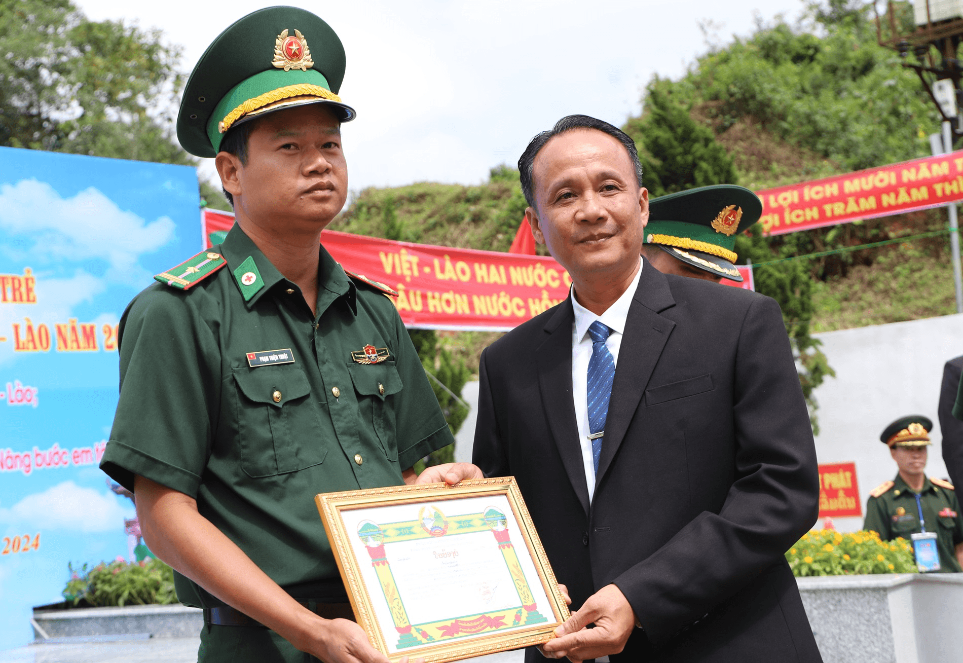 “Từ mẫu” của nhân dân hai bên biên giới