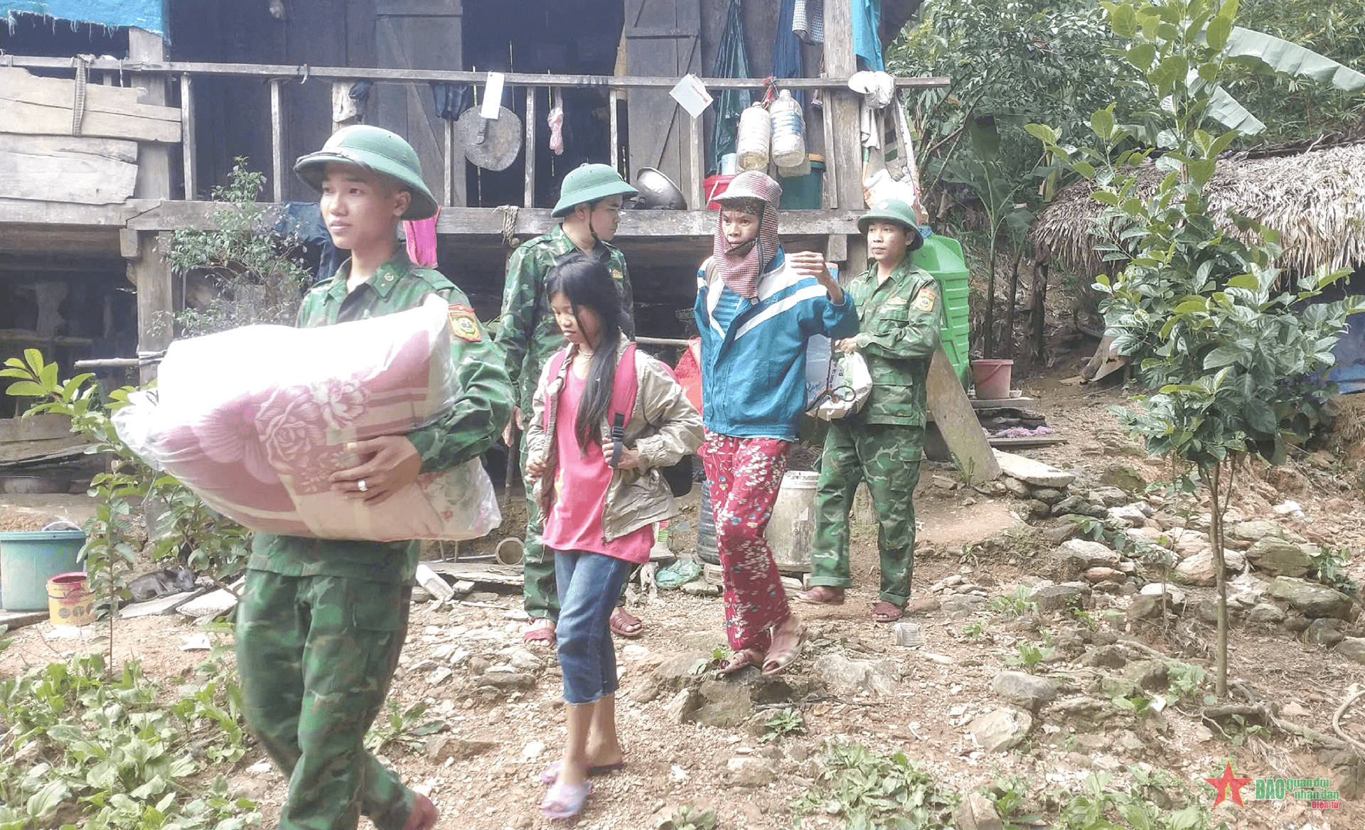 Các đơn vị chủ động ứng phó với mưa lớn tại miền Trung