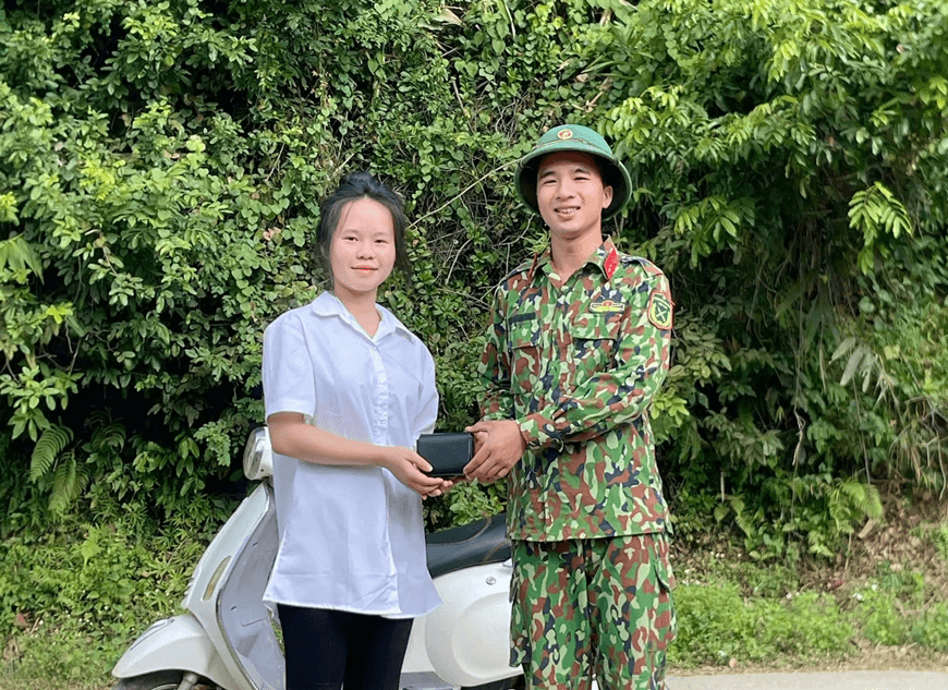 Binh nhất Chu Thế Hiệp trả lại của rơi