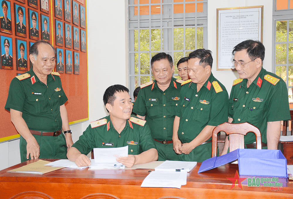 Kiểm tra hoạt động công tác Đảng, công tác chính trị tại Cục Chính trị Quân khu 7