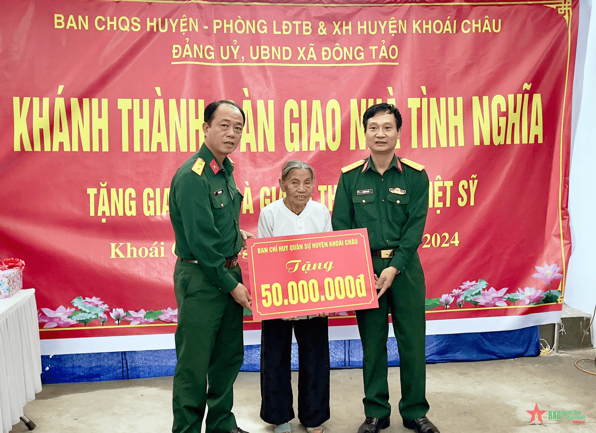 Ban CHQS huyện Khoái Châu (tỉnh Hưng Yên) bàn giao Nhà tình nghĩa tặng đối tượng chính sách