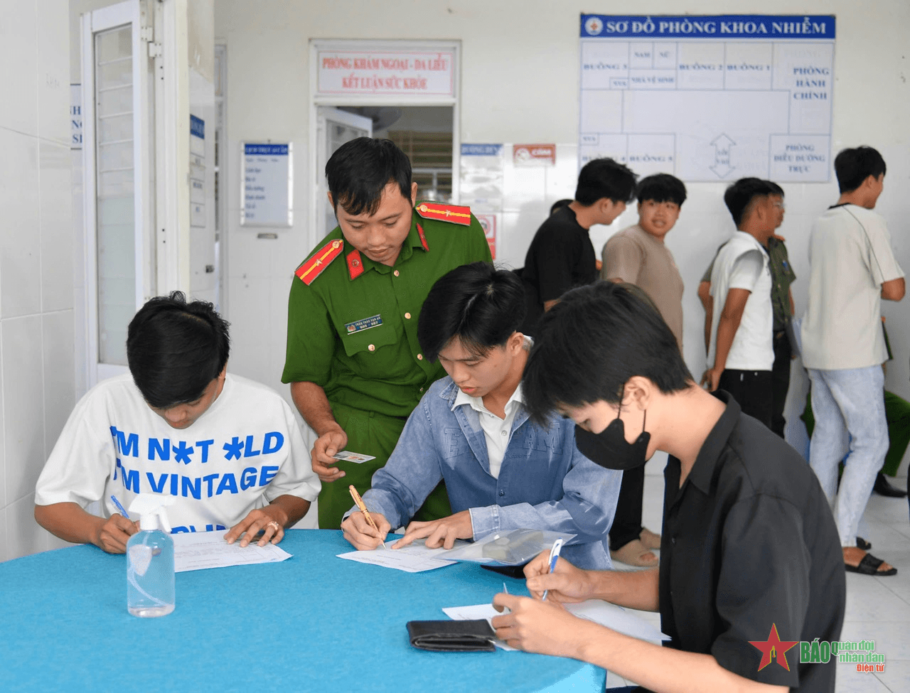 An Giang: Khám sức khỏe cấp huyện, chuẩn bị tuyển quân năm 2025