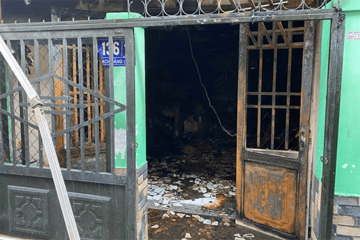 Cháy nhà dân lúc rạng sáng làm hai người tử vong