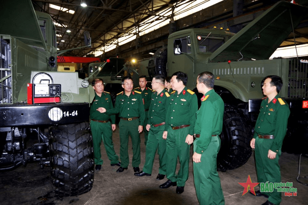 Nghiệm thu xe ô tô quân sự sau bảo dưỡng, sửa chữa, đồng bộ tại Quân khu 4