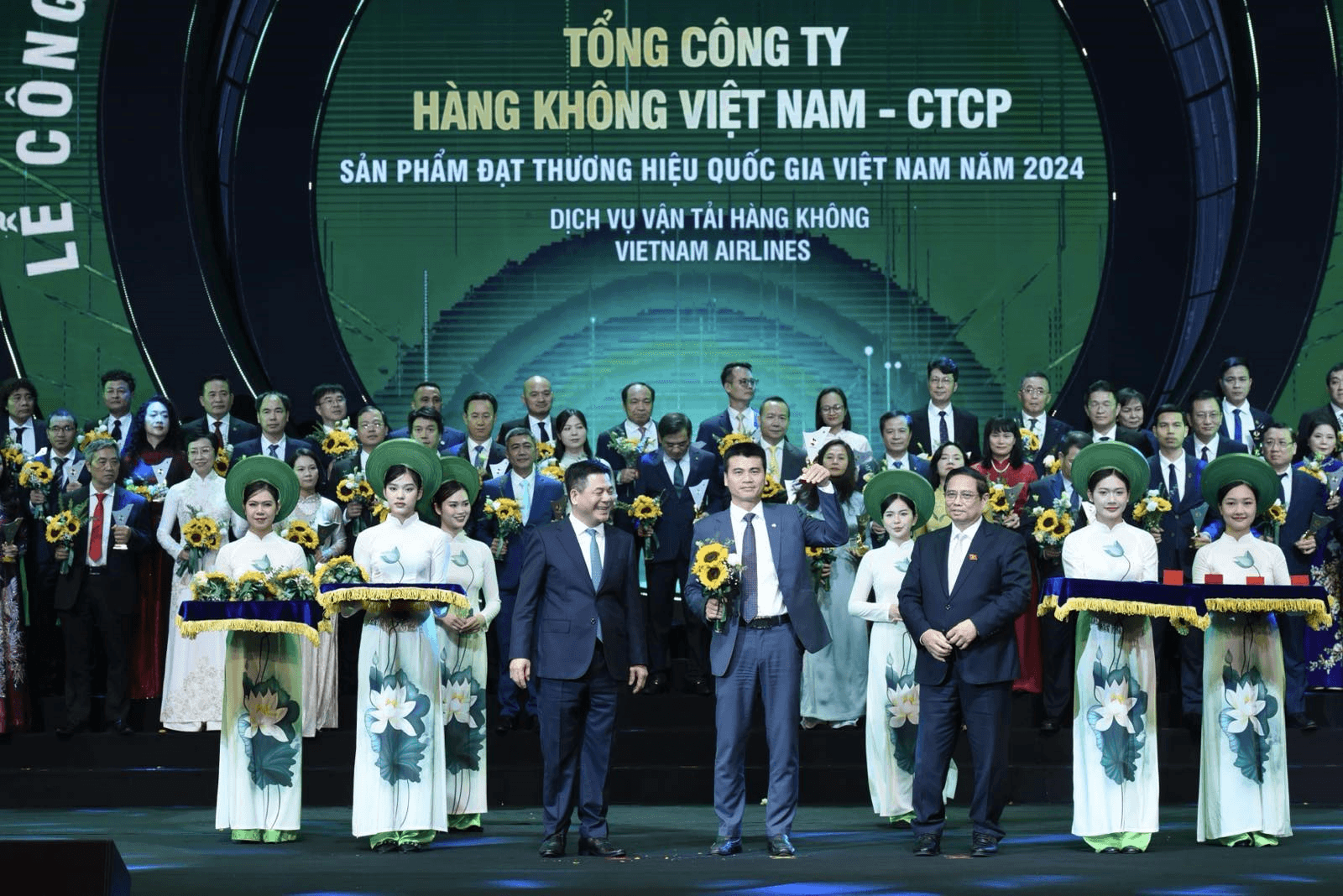 Vietnam Airlines tiếp tục khẳng định “Thương hiệu Quốc gia” cho dịch vụ vận tải hàng không