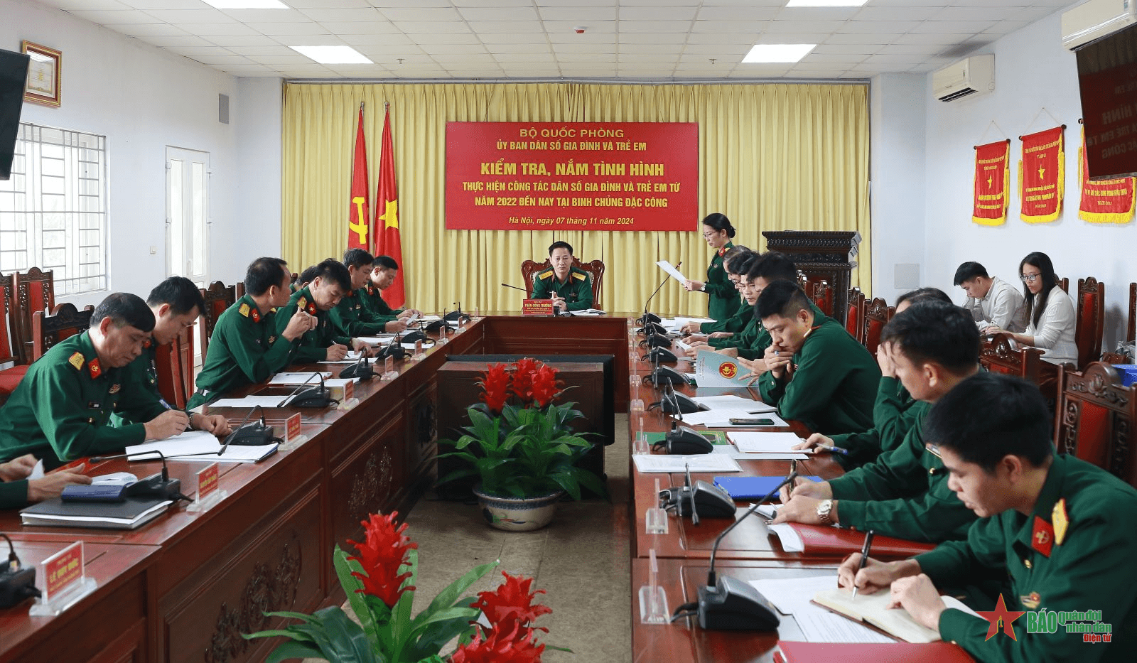 Ủy ban Dân số, gia đình và trẻ em Bộ Quốc phòng kiểm tra, nắm tình hình tại Binh chủng Đặc công
