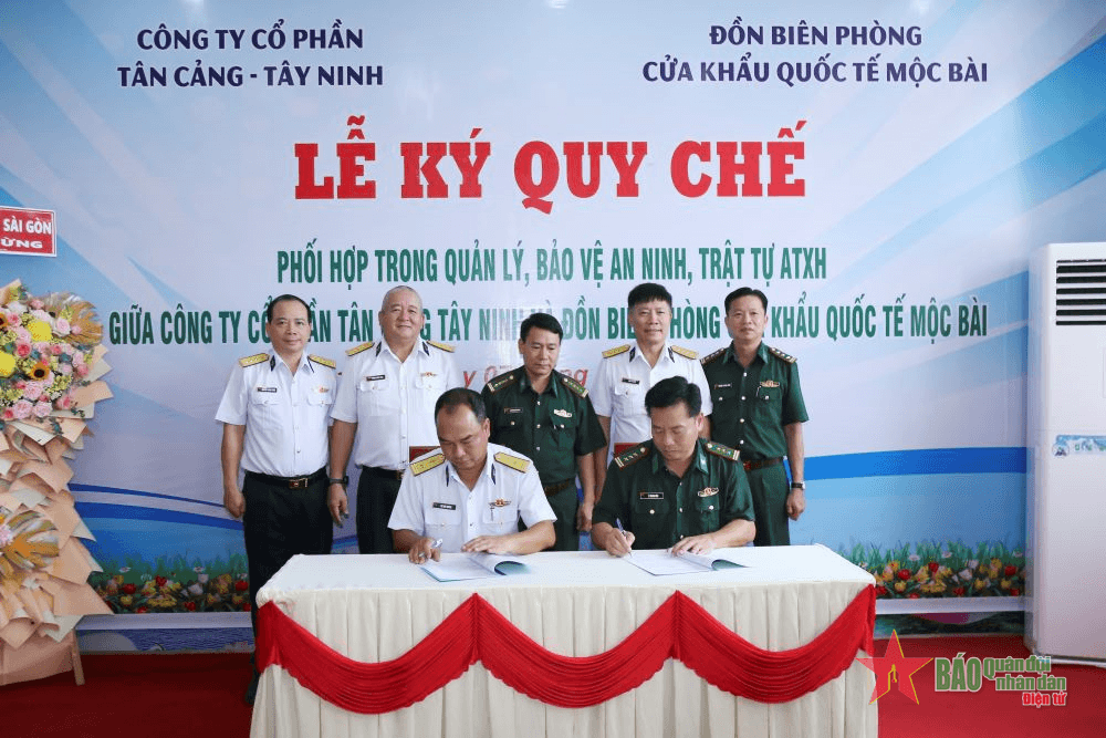 Công ty cổ phần Tân Cảng Tây Ninh và Đồn Biên phòng cửa khẩu quốc tế Mộc Bài ký quy chế phối hợp