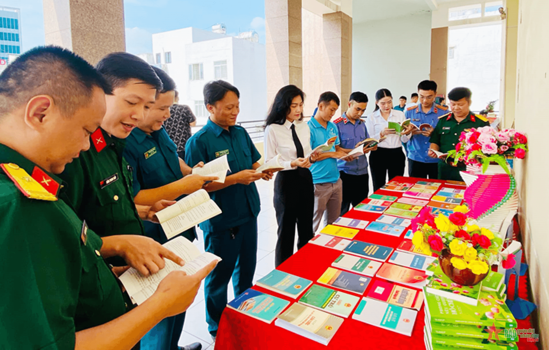 Bộ tư lệnh TP Hồ Chí Minh đa dạng hình thức tuyên truyền pháp luật cho chiến sĩ