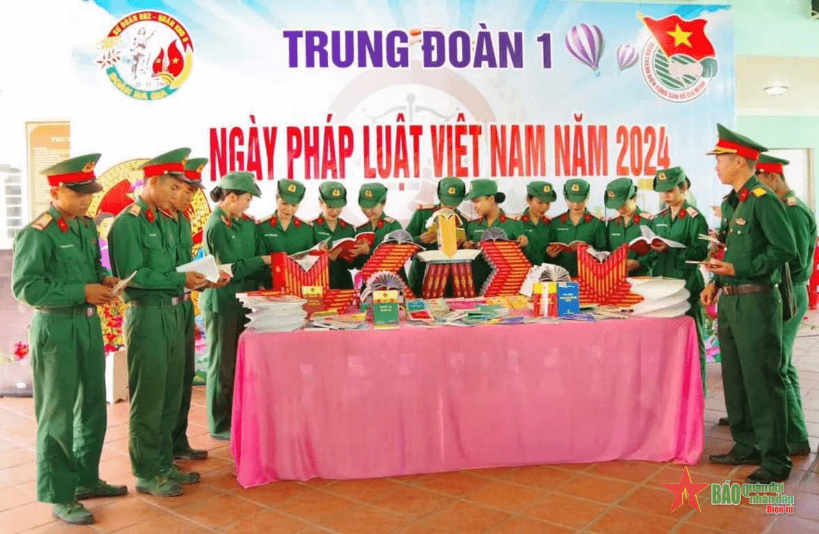 Quân khu 5: Sôi nổi, đa dạng, thiết thực các hoạt động hưởng ứng Ngày Pháp luật Việt Nam