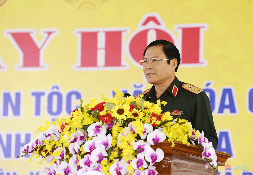 Đại tướng Nguyễn Tân Cương dự Ngày hội Đại đoàn kết toàn dân tộc tại Hà Nam