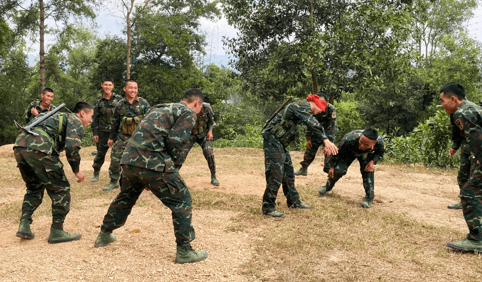 Thực hiện nghĩa vụ quân sự có như đồng chí nghĩ?
