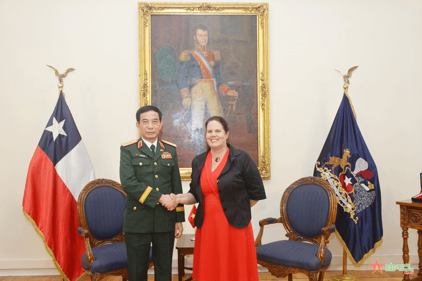 Đại tướng Phan Văn Giang hội đàm với Bộ trưởng Bộ Quốc phòng Chile