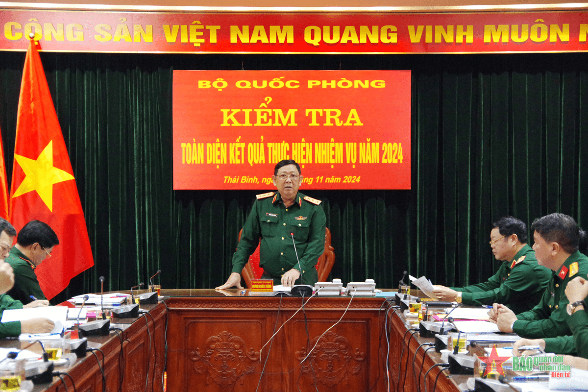Thượng tướng Huỳnh Chiến Thắng kiểm tra toàn diện thực hiện nhiệm vụ tại Bộ CHQS tỉnh Thái Bình