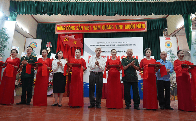 Kể chuyện lịch sử thông qua trưng bày “Phút hồi sinh”
