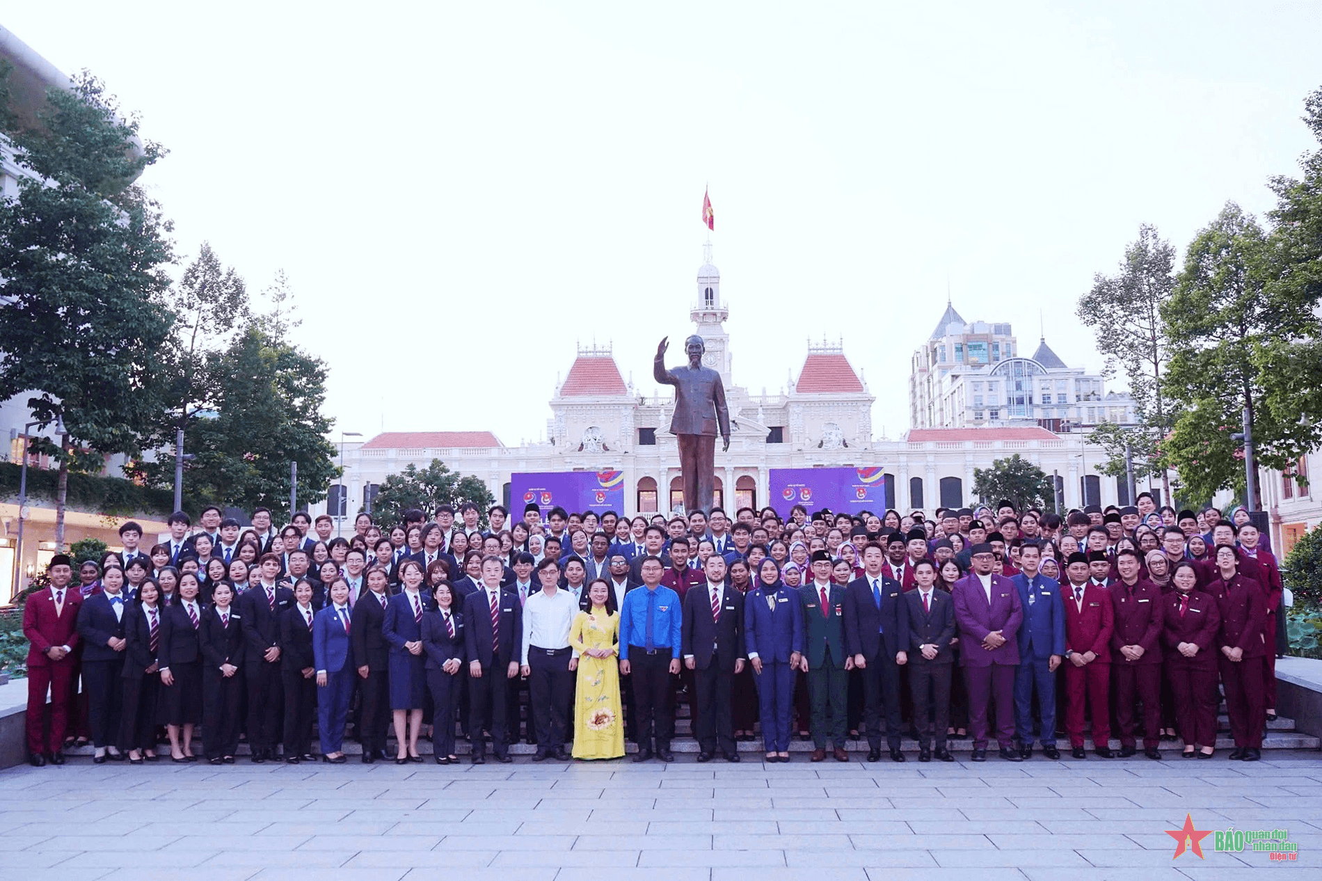 Tàu thanh niên Đông Nam Á và Nhật Bản thăm, giao lưu tại TP Hồ Chí Minh