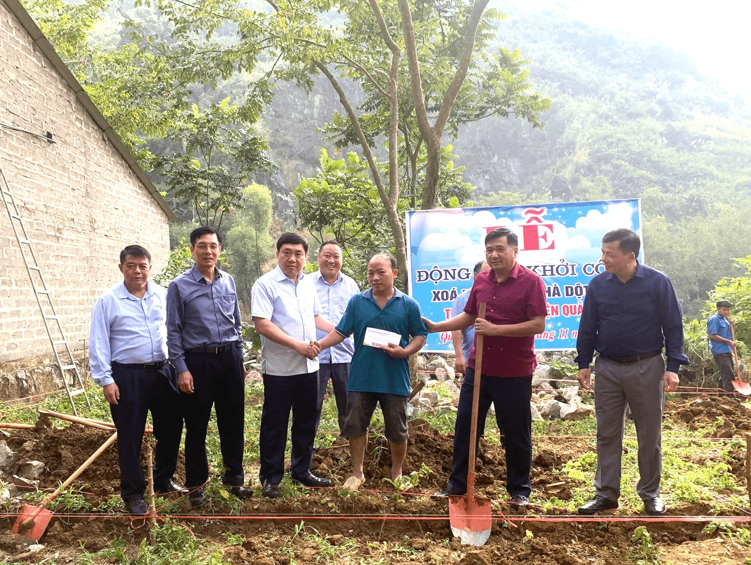 Hà Giang: Khởi công công trình đầu tiên trong Chương trình xóa nhà tạm