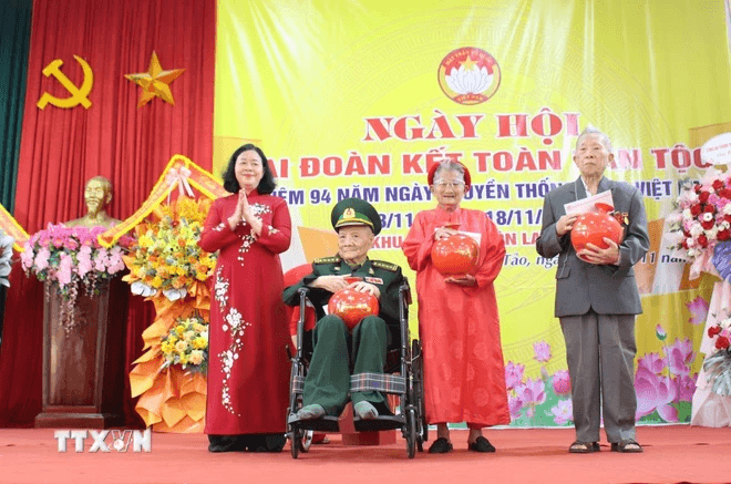 Bí thư Thành ủy Hà Nội Bùi Thị Minh Hoài: Nắm bắt tâm tư, cùng nhân dân bàn bạc, thống nhất