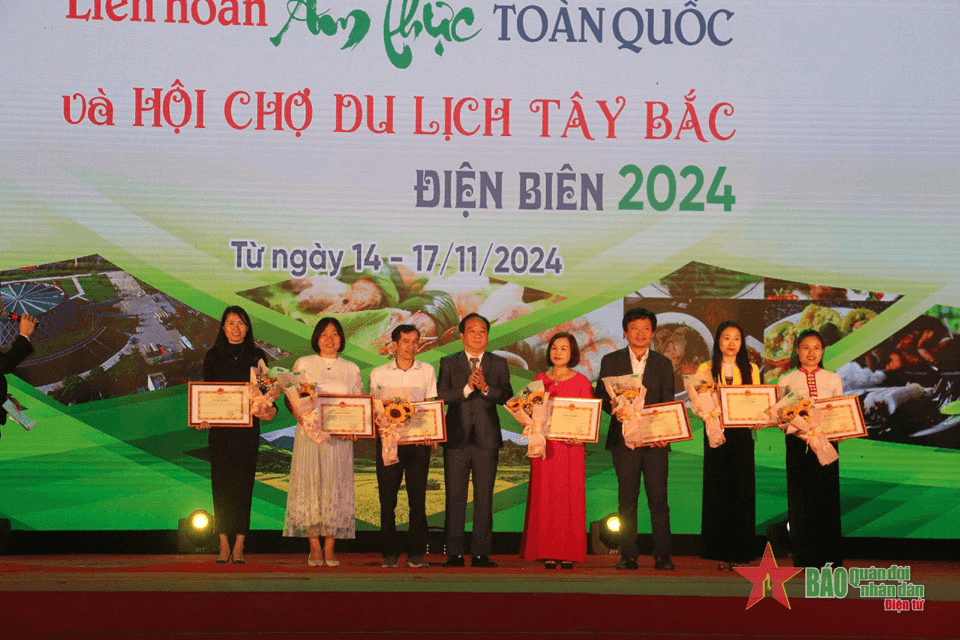 Bế mạc liên hoan ẩm thực toàn quốc và hội chợ du lịch Tây Bắc