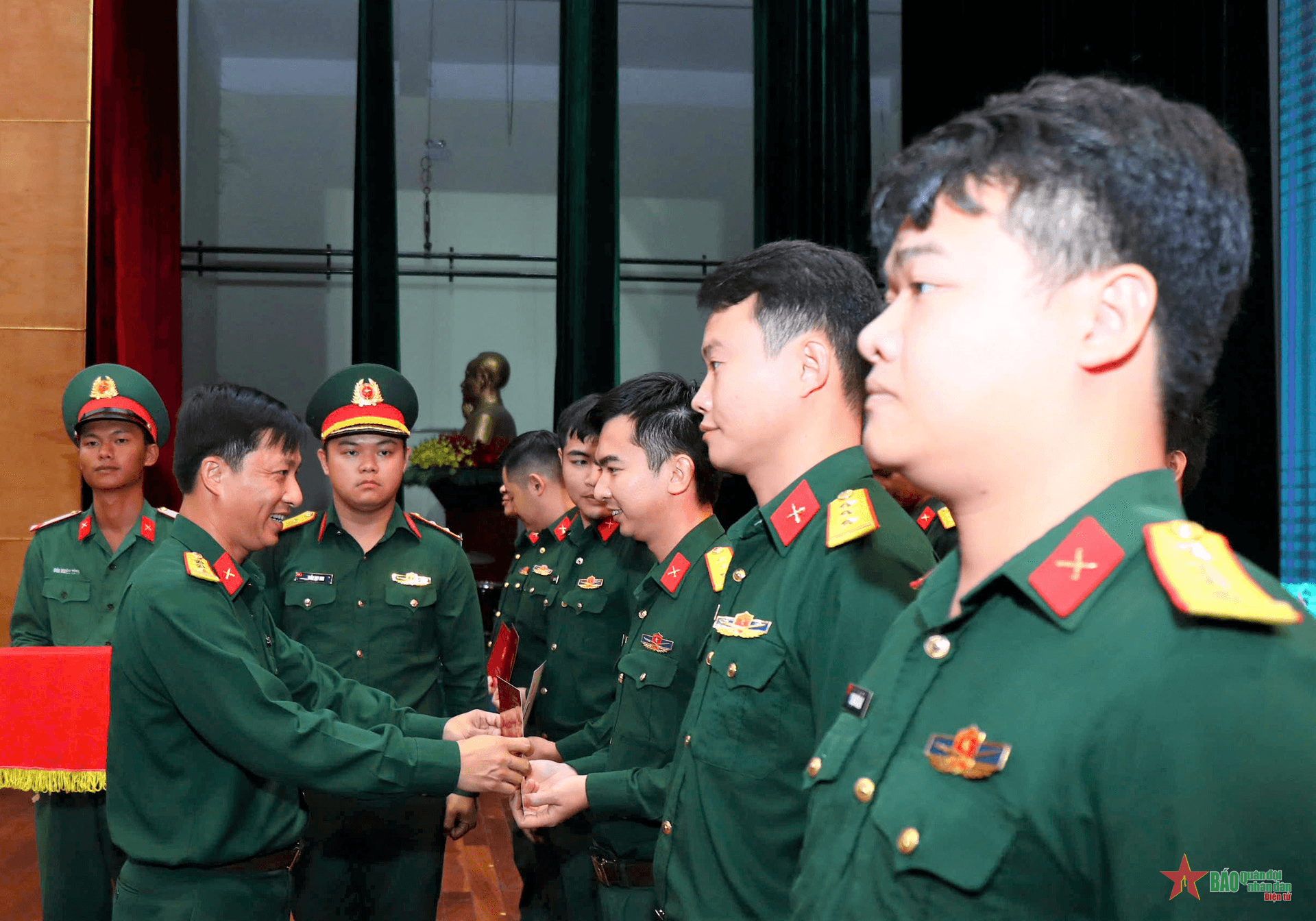 Vận dụng sáng tạo kiến thức được bồi dưỡng vào hoạt động thực tiễn