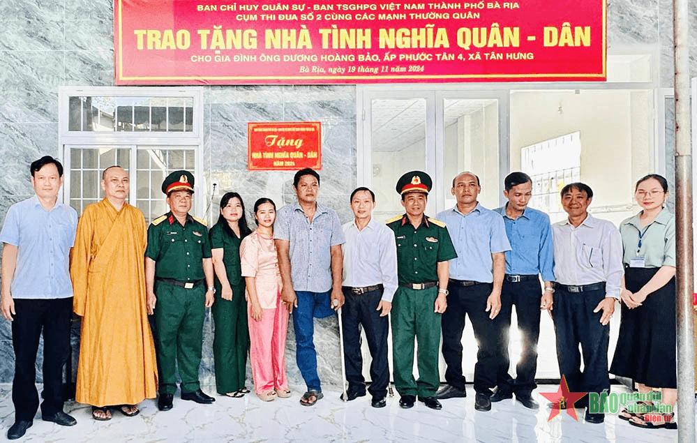 Ban CHQS thành phố Bà Rịa phối hợp tặng nhà tình nghĩa quân dân