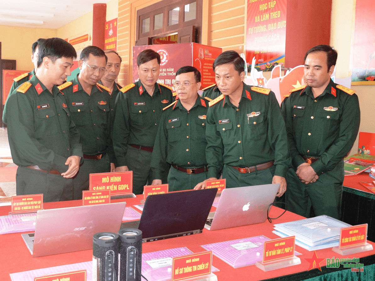 Ban Thanh niên Quân đội kiểm tra công tác phổ biến pháp luật cho thanh niên tại Trung đoàn 174