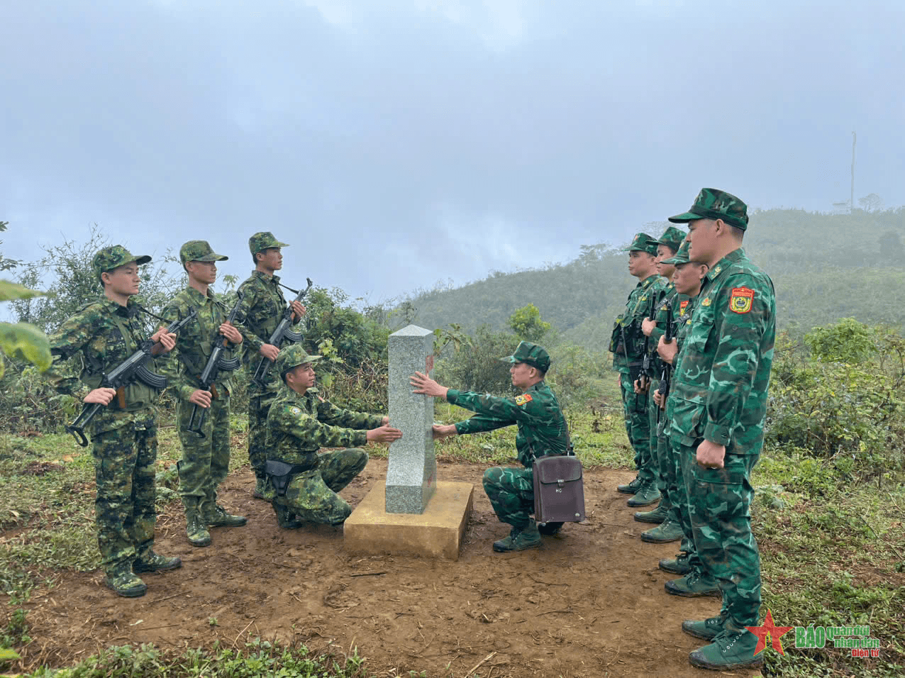 Đồn Biên phòng Trung Lý phối hợp tuần tra song phương
