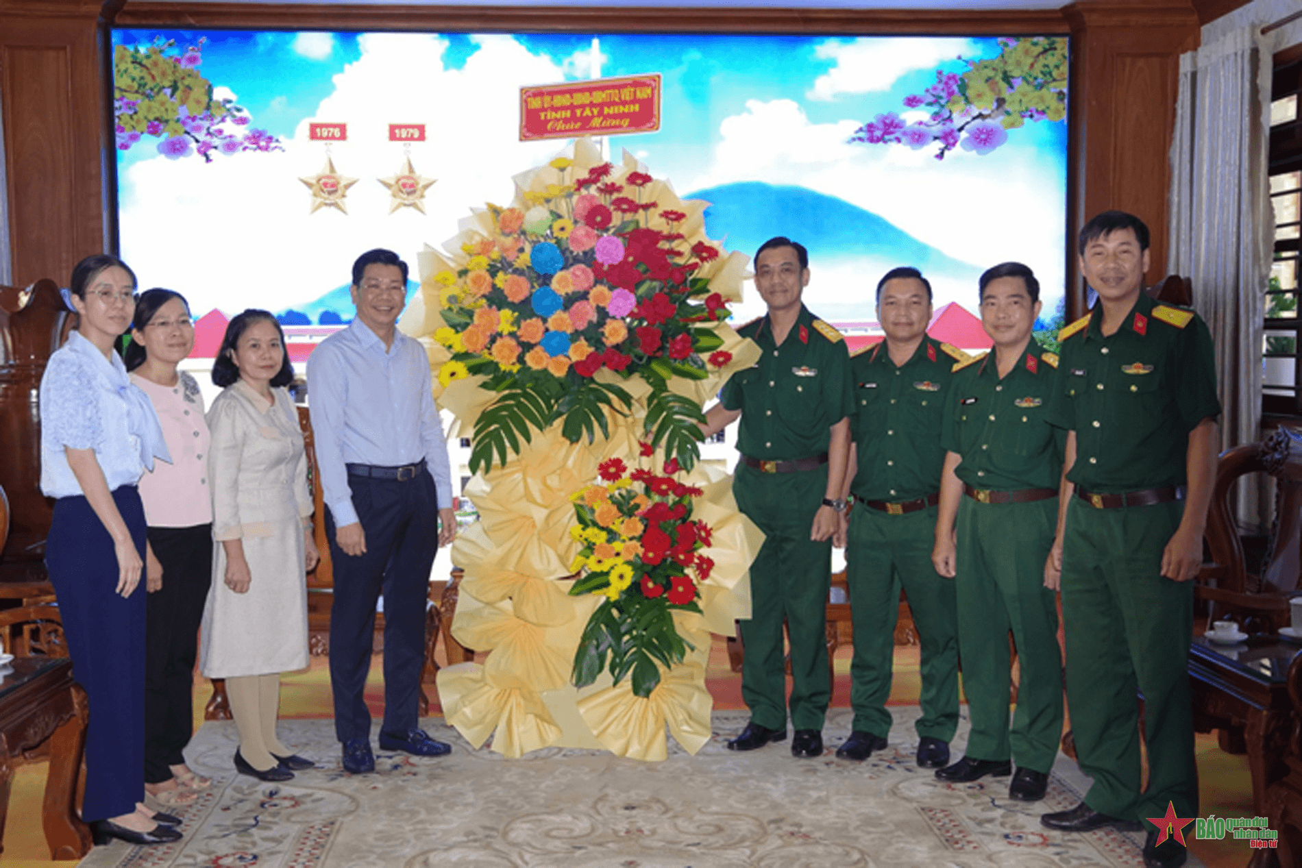 Sư đoàn 5 (Quân khu 7) đoàn kết, gắn bó với nhân dân Tây Ninh