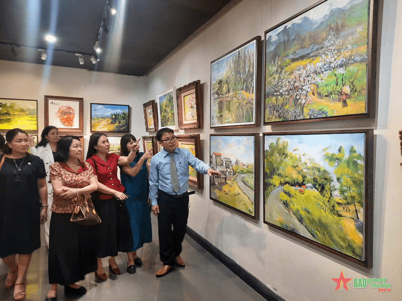 Hồn quê sâu đậm qua Triển lãm “Sắc quê 2”
